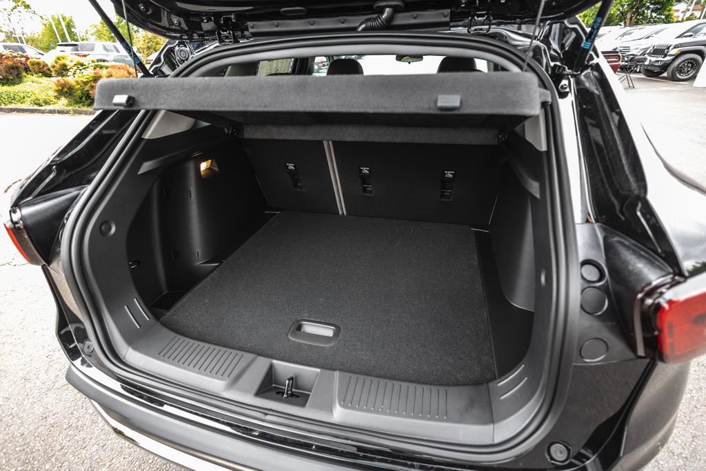 New 2026 Chevrolet Trax ACTIV w/ Driver Confidence Package FWD image 32