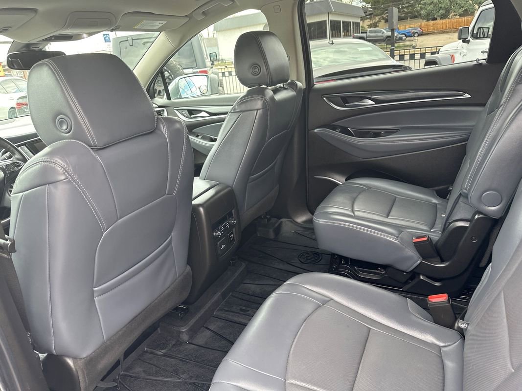 Used 2018 Buick Enclave Premium image 24