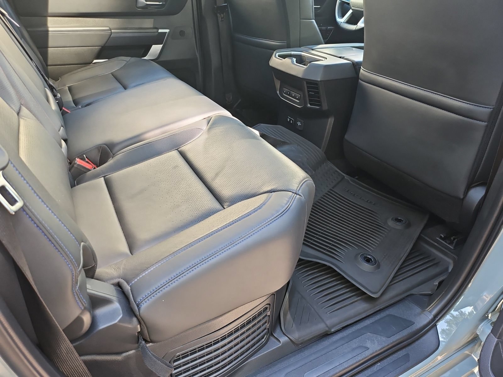 Used 2025 Toyota Tundra Platinum AWD/4WD image 32