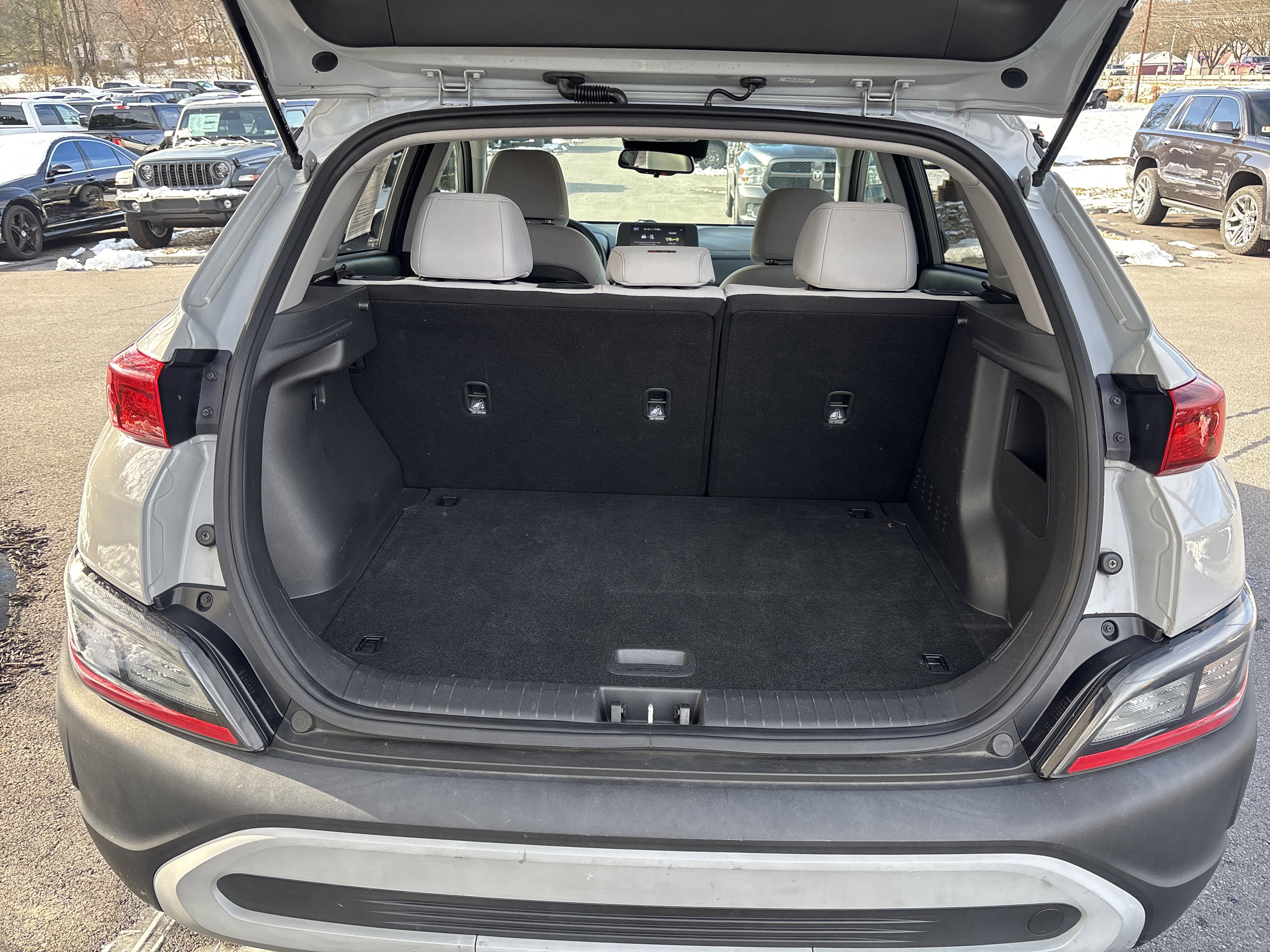 Used 2023 Hyundai Kona SEL image 5