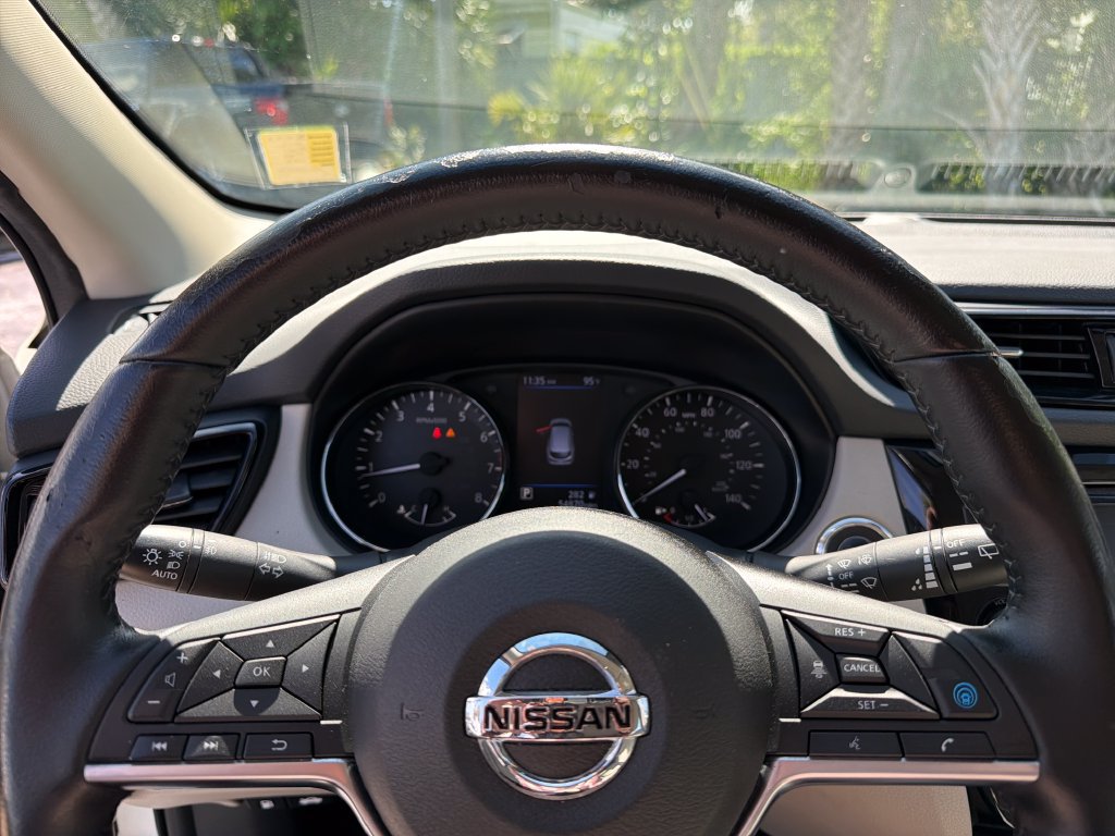 Used 2022 Nissan Rogue Sport SV w/ Technology Package FWD image 20