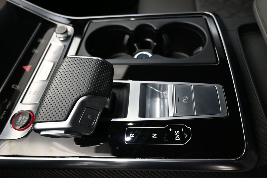 Used 2024 Audi SQ8 Prestige AWD/4WD image 11