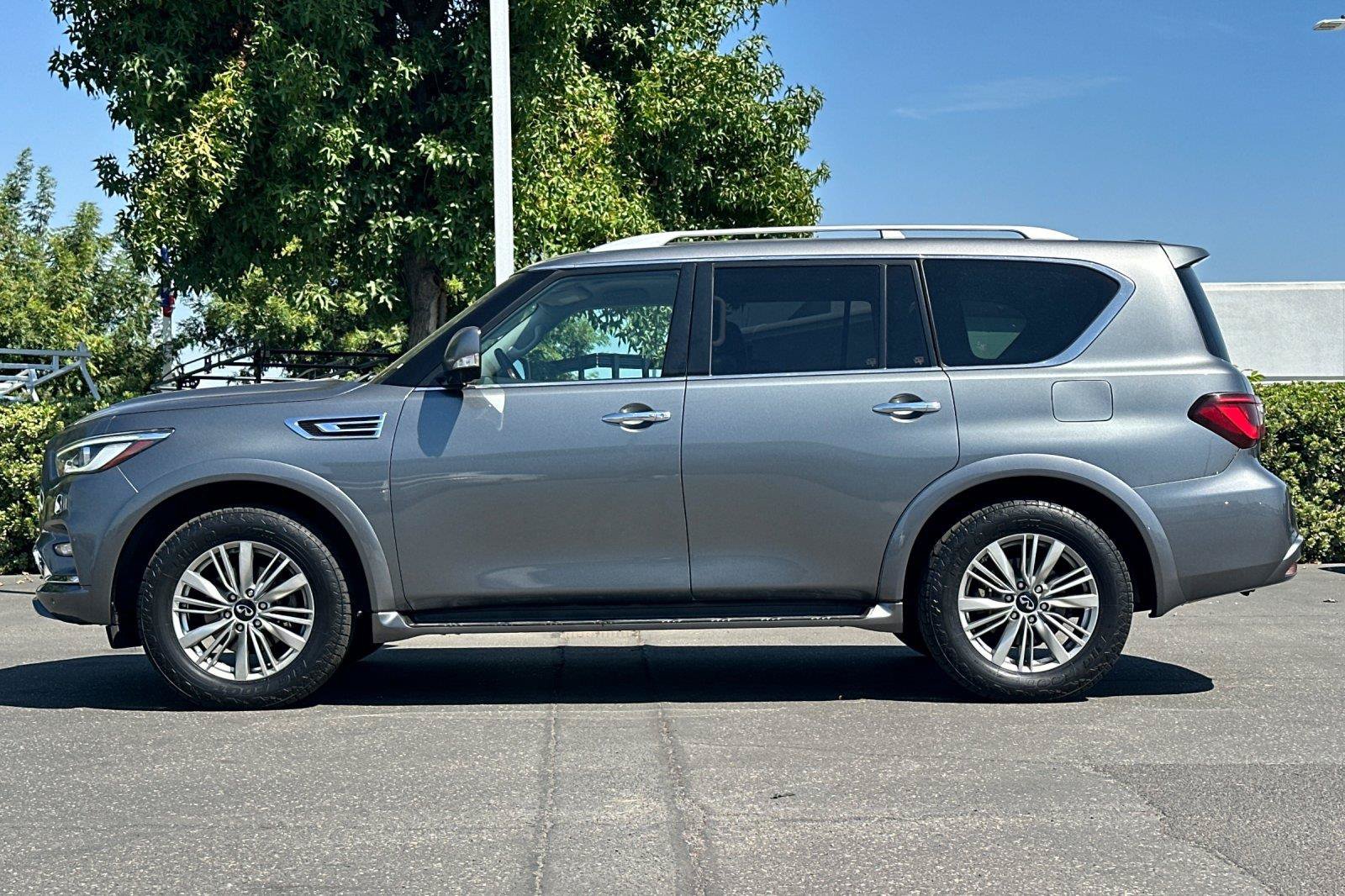 Used 2018 INFINITI QX80 4WD w/ Driver Assistance Package image 7