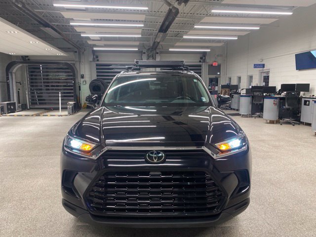 Used 2024 Toyota Grand Highlander AWD image 2