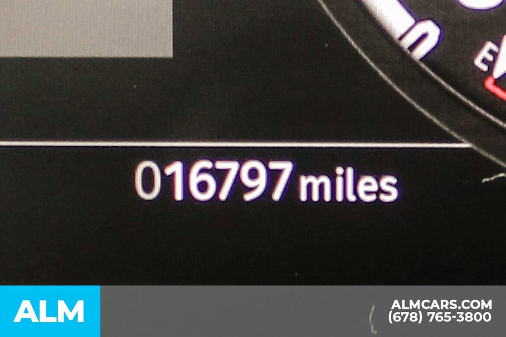 Used 2024 Land Rover Defender 110 X-Dynamic SE image 42