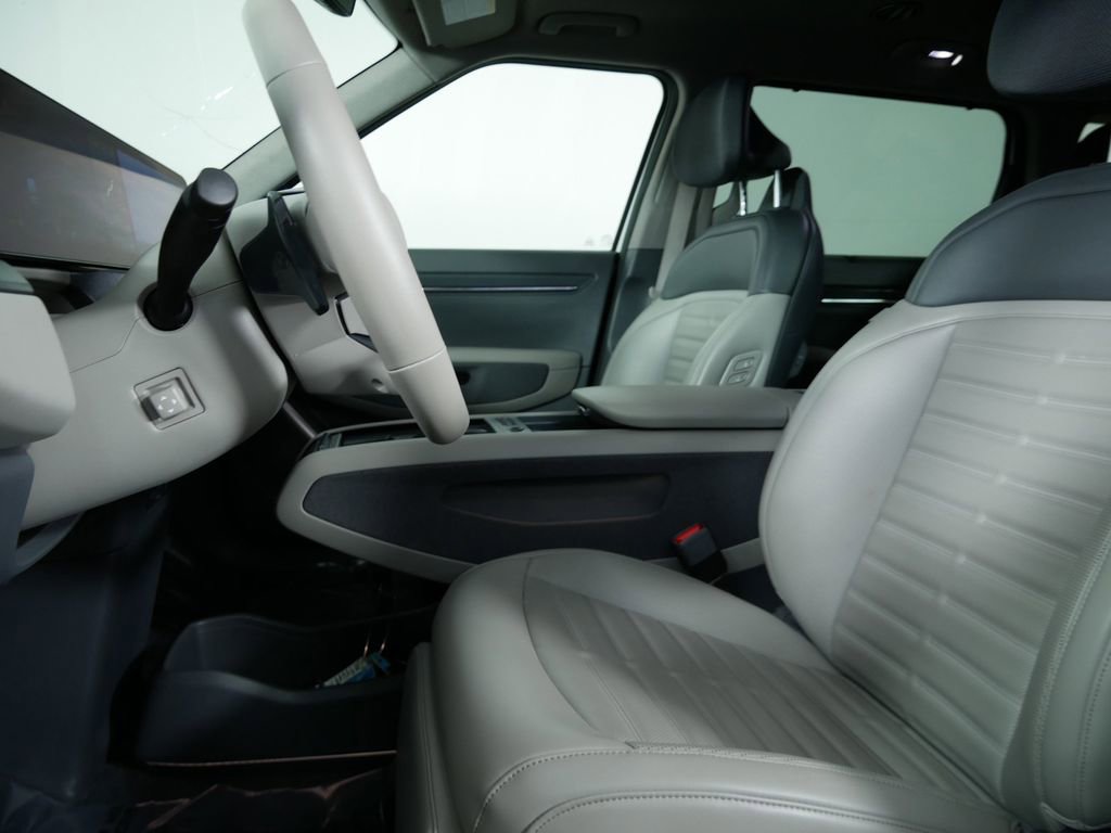 Certified 2024 Kia EV9 Land image 14
