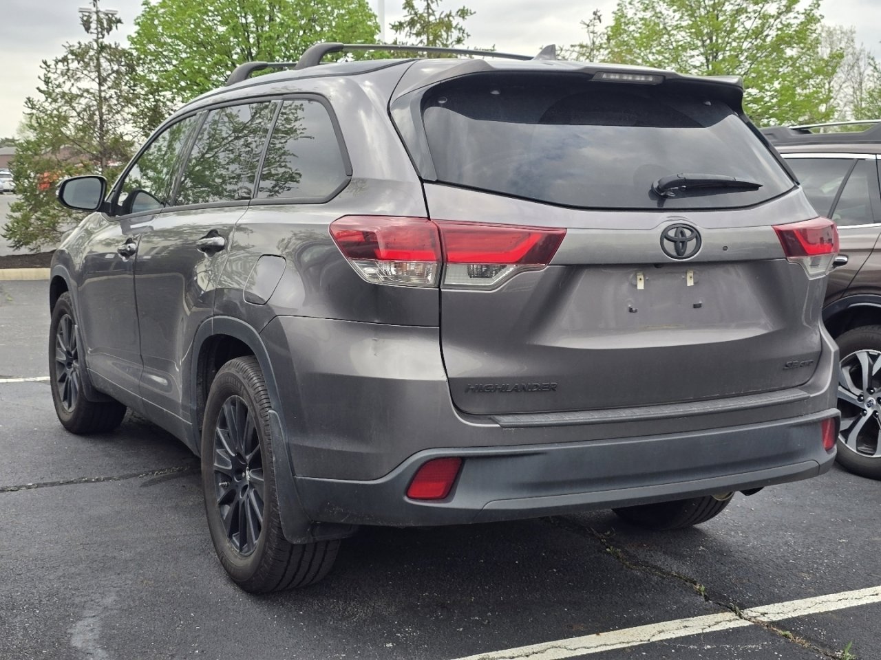 Used 2019 Toyota Highlander SE image 5
