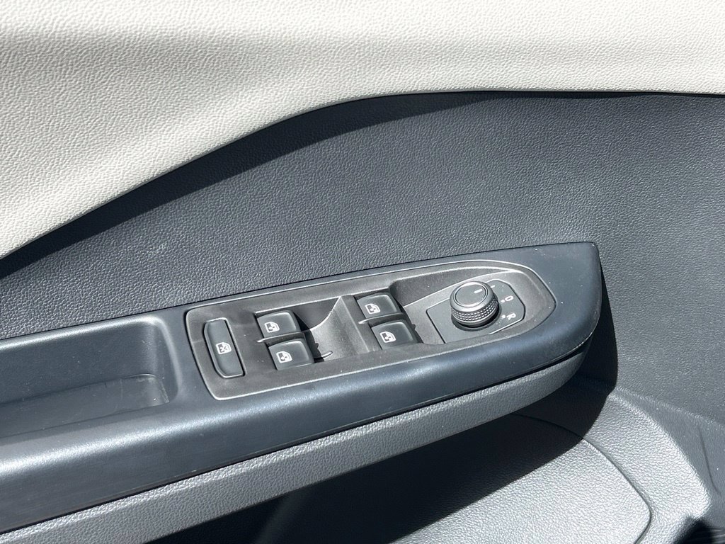 New 2027 Volkswagen Taos S FWD image 16