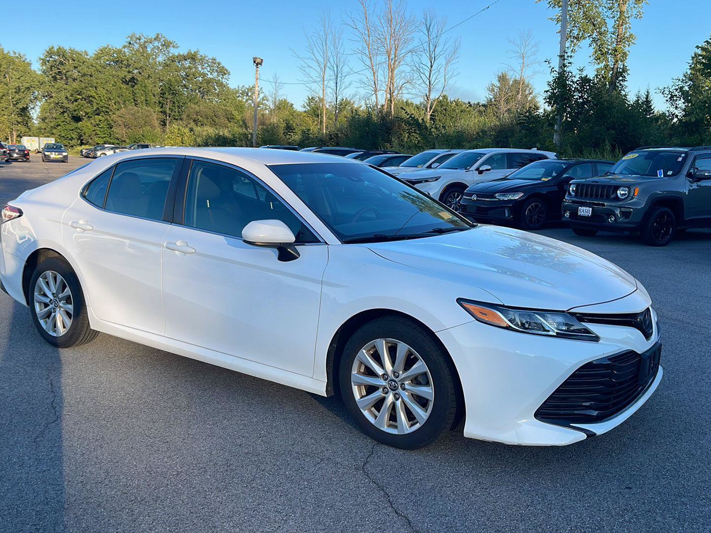 Used 2018 Toyota Camry LE FWD image 3