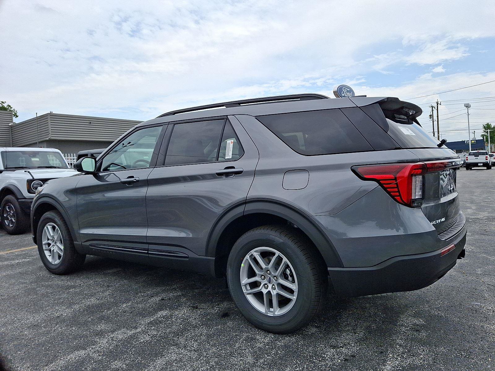 New 2026 Ford Explorer Active AWD/4WD image 3