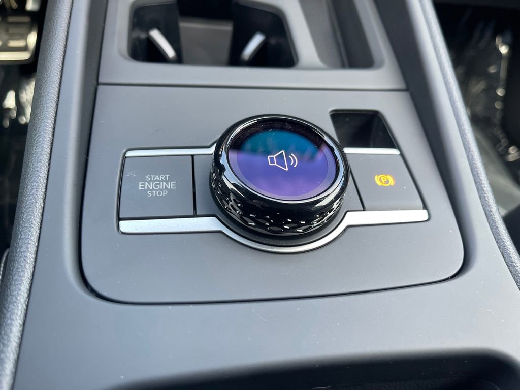 New 2026 Volkswagen Tiguan SE R-Line image 19