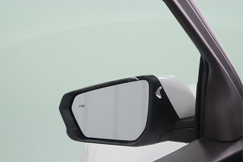 Used 2022 Chevrolet Equinox Premier FWD image 23