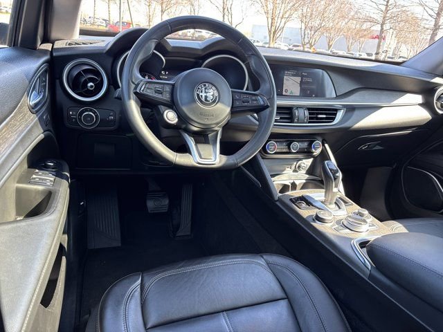 Used 2021 Alfa Romeo Stelvio Ti AWD/4WD image 19