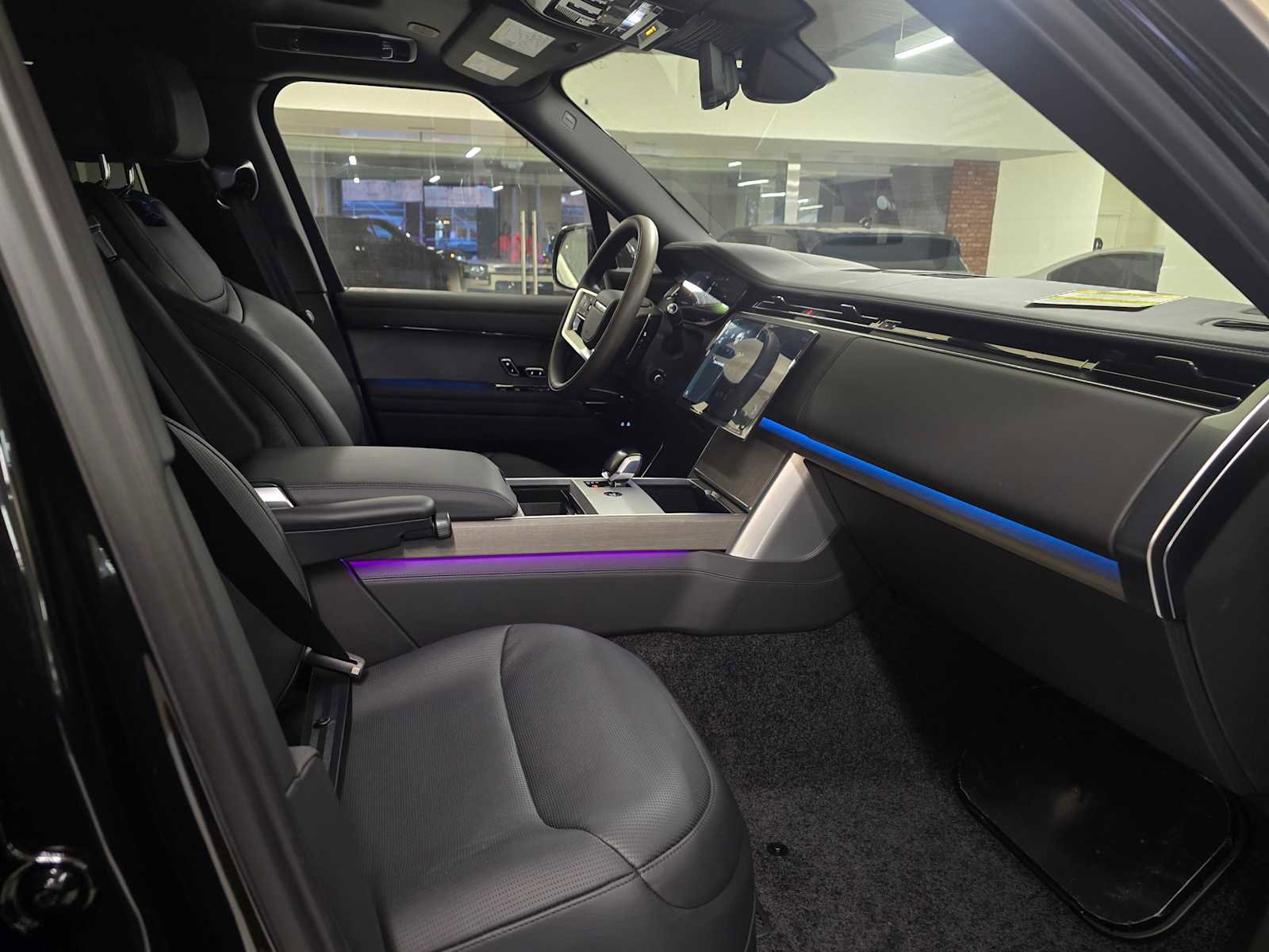 New 2026 Land Rover Range Rover SV image 11