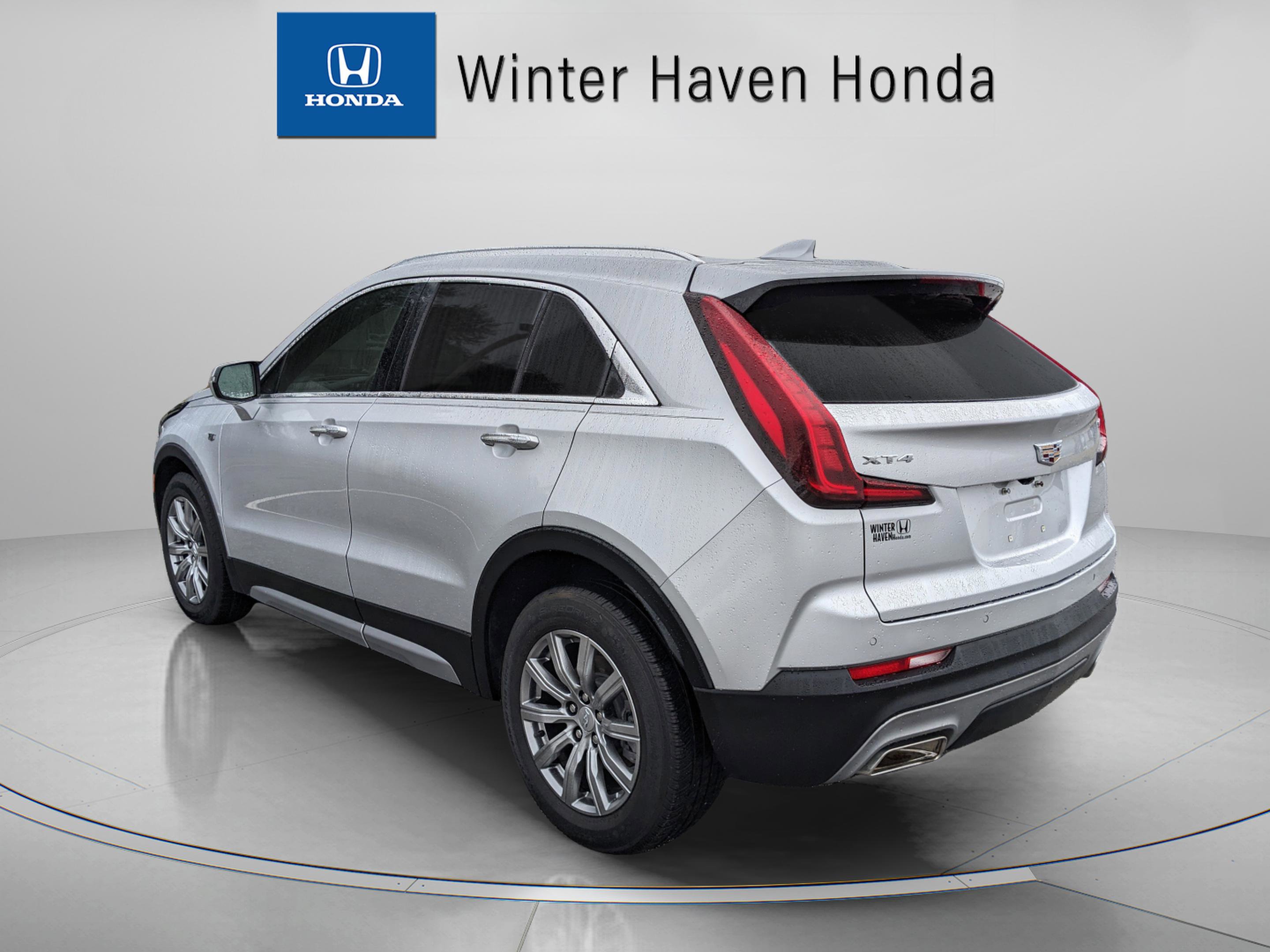 Used 2022 Cadillac XT4 Premium Luxury w/ Safety Alert Package image 6