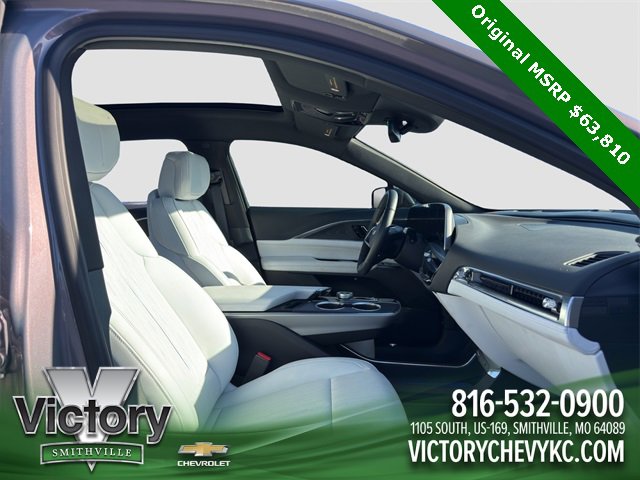 Used 2024 Cadillac Lyriq Sport image 17