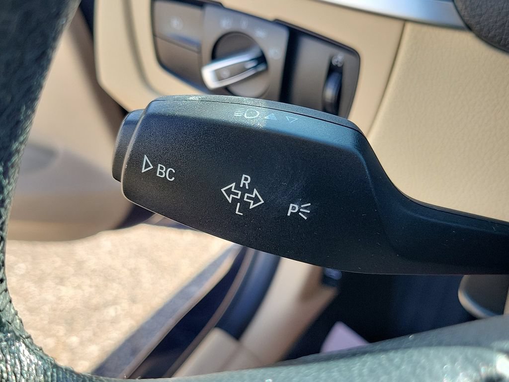 Used 2015 BMW 320i xDrive Sedan AWD/4WD image 16