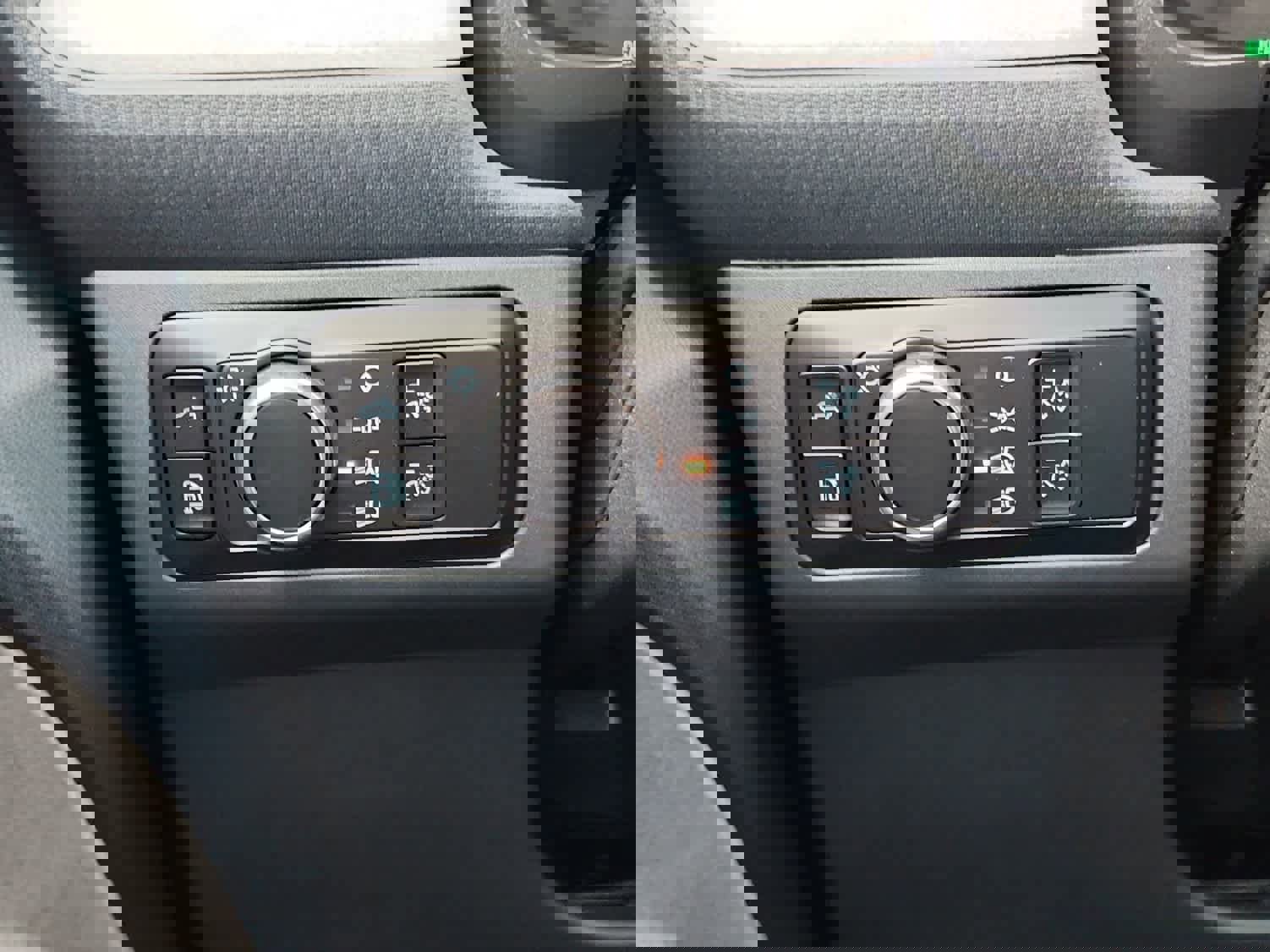 Used 2023 Ford Maverick XLT image 17