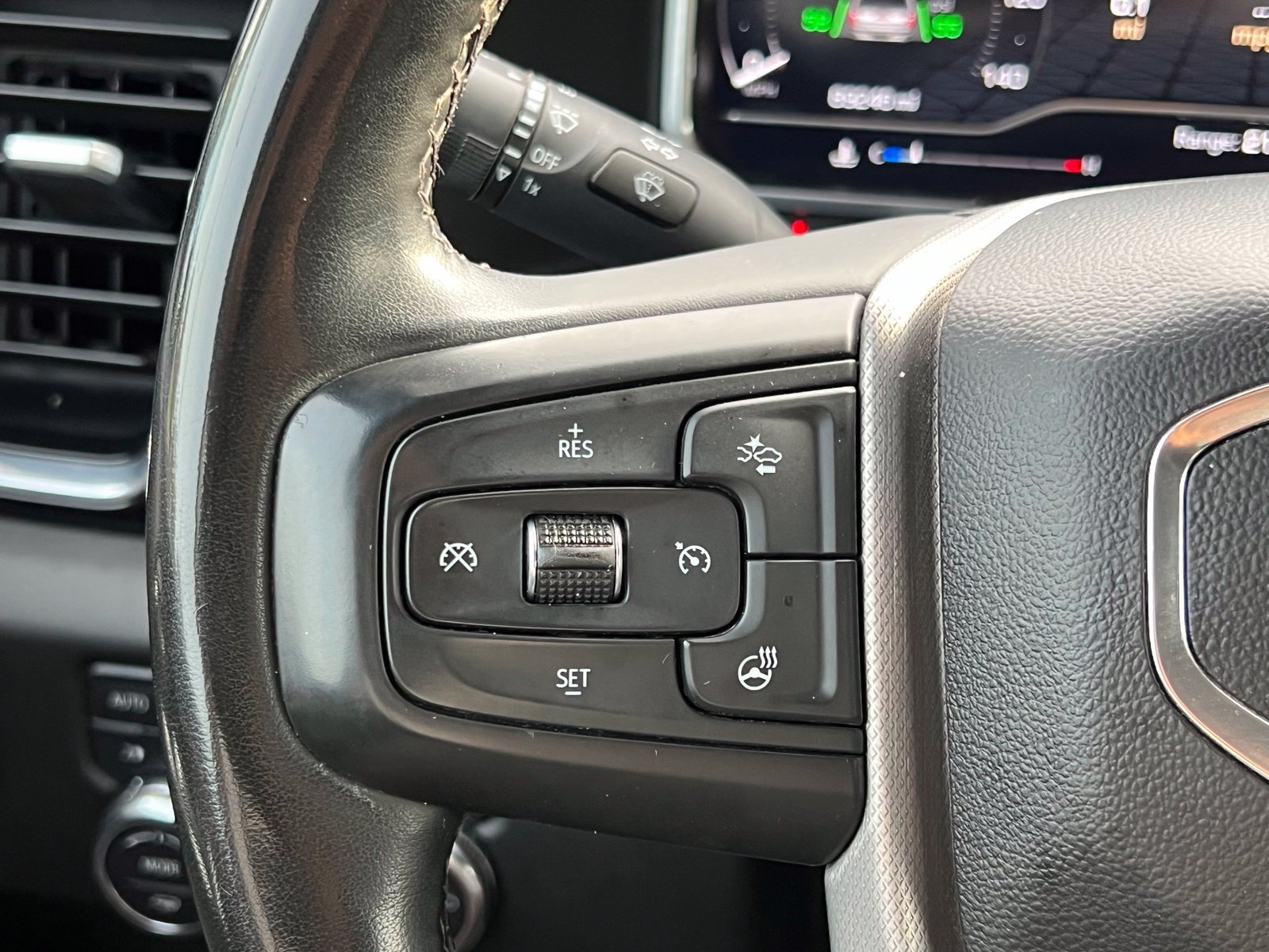 Used 2024 GMC Sierra 2500 Denali w/ Denali Reserve Package AWD/4WD image 40