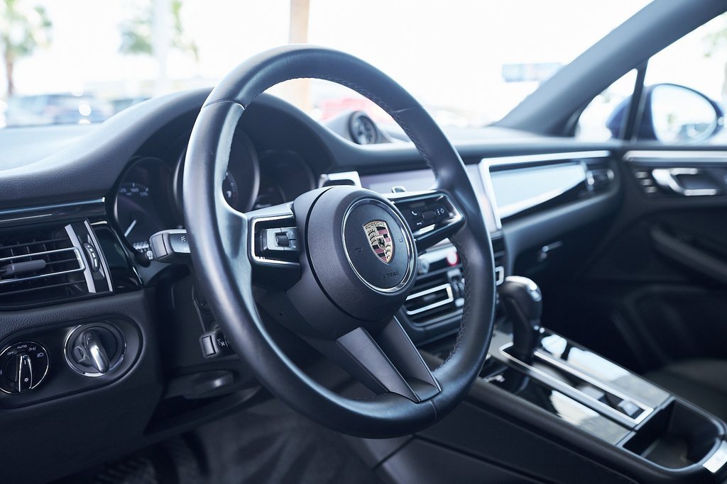 Used 2024 Porsche Macan image 24