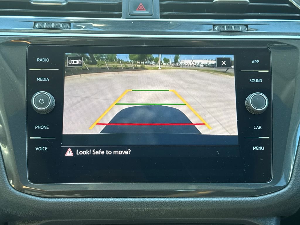 Used 2022 Volkswagen Tiguan SE AWD/4WD image 26