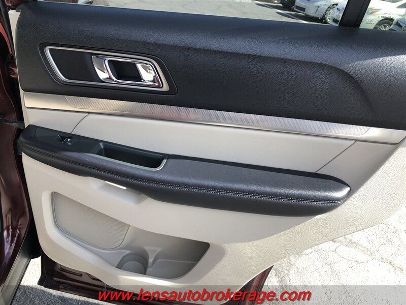 Used 2018 Ford Explorer XLT w/ Equipment Group 201A FWD image 20