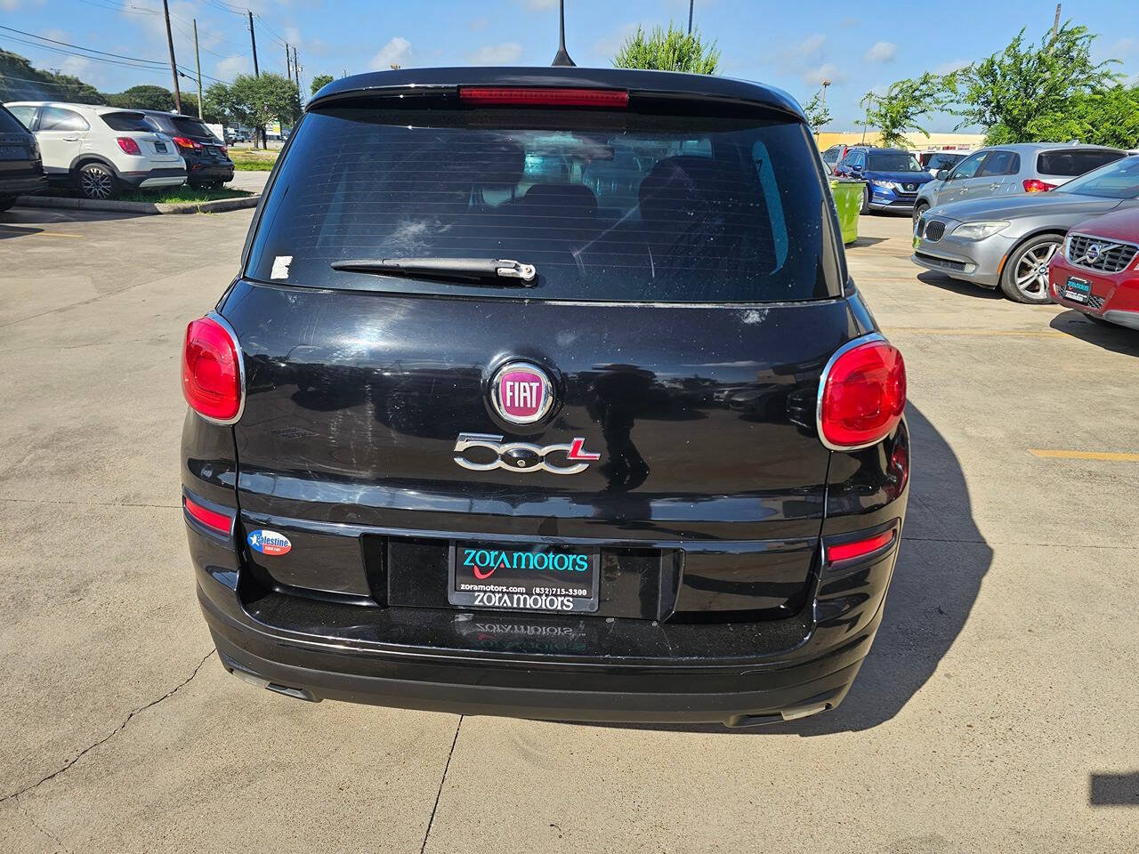 Used 2017 FIAT 500L Lounge w/ Premium Package FWD image 6