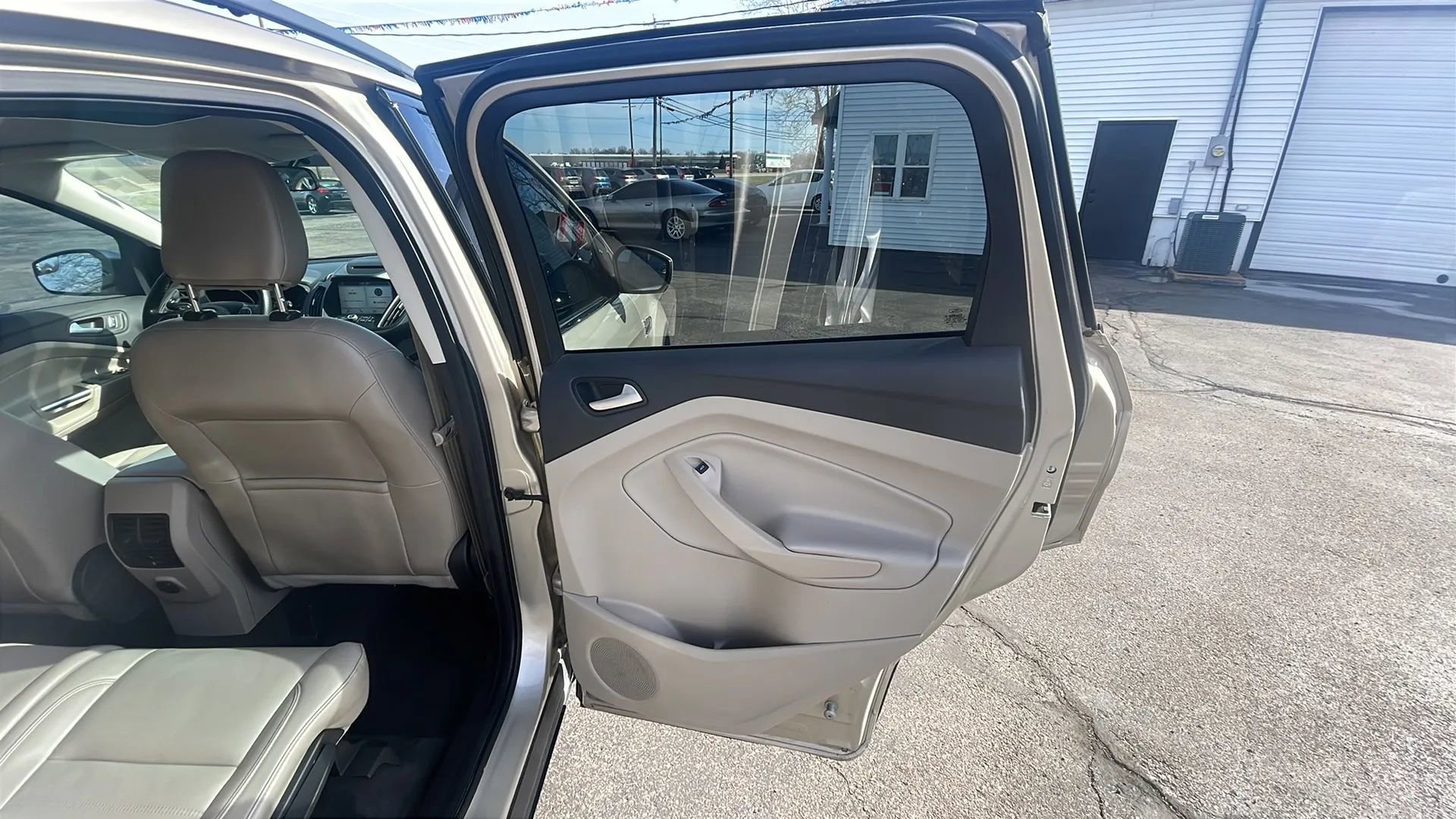 Used 2018 Ford Escape SEL image 25