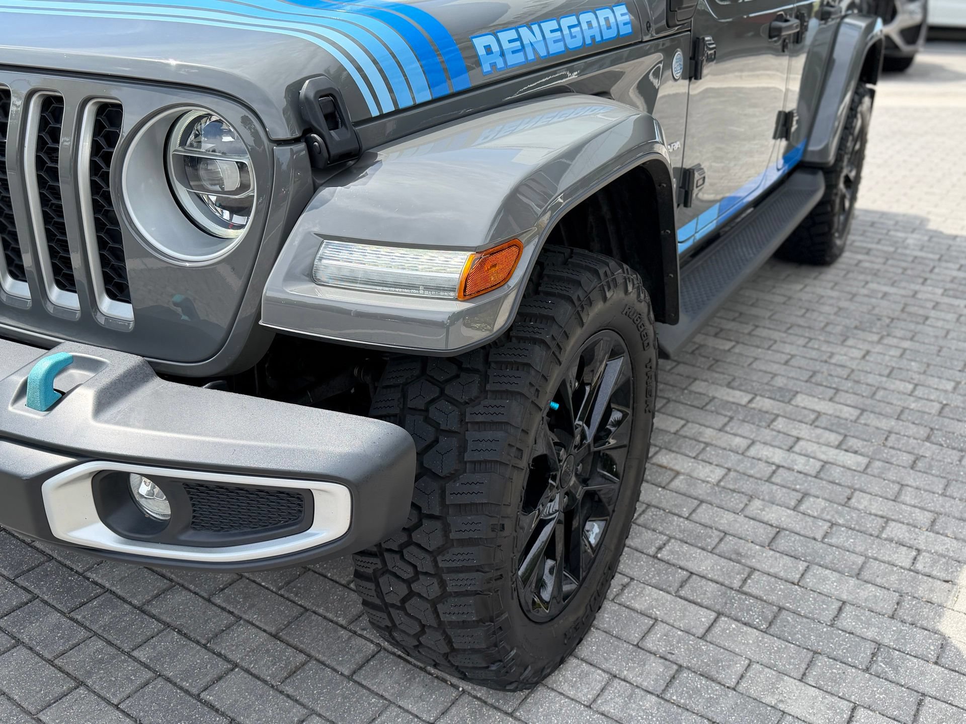 Used 2021 Jeep Wrangler Unlimited Sahara w/ Cold Weather Group AWD/4WD image 11