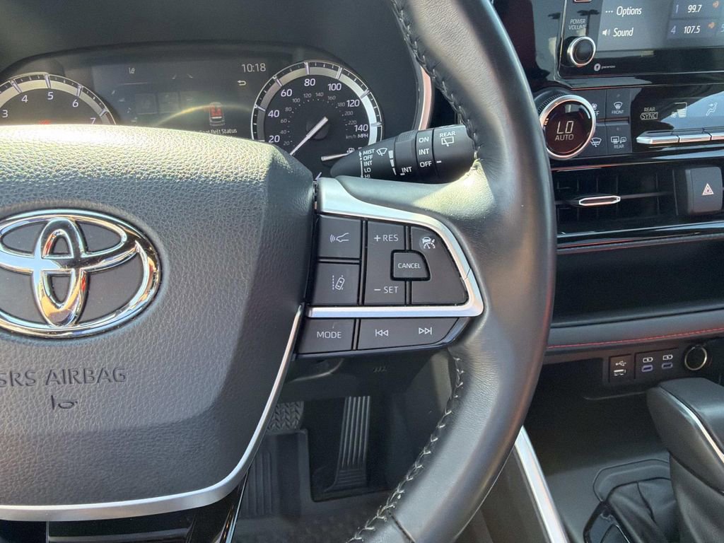 Used 2022 Toyota Highlander XSE FWD image 30