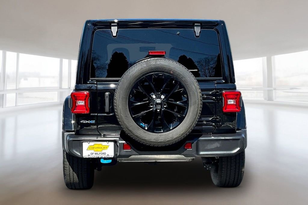 Used 2023 Jeep Wrangler Unlimited Sahara w/ Cold Weather Group image 5