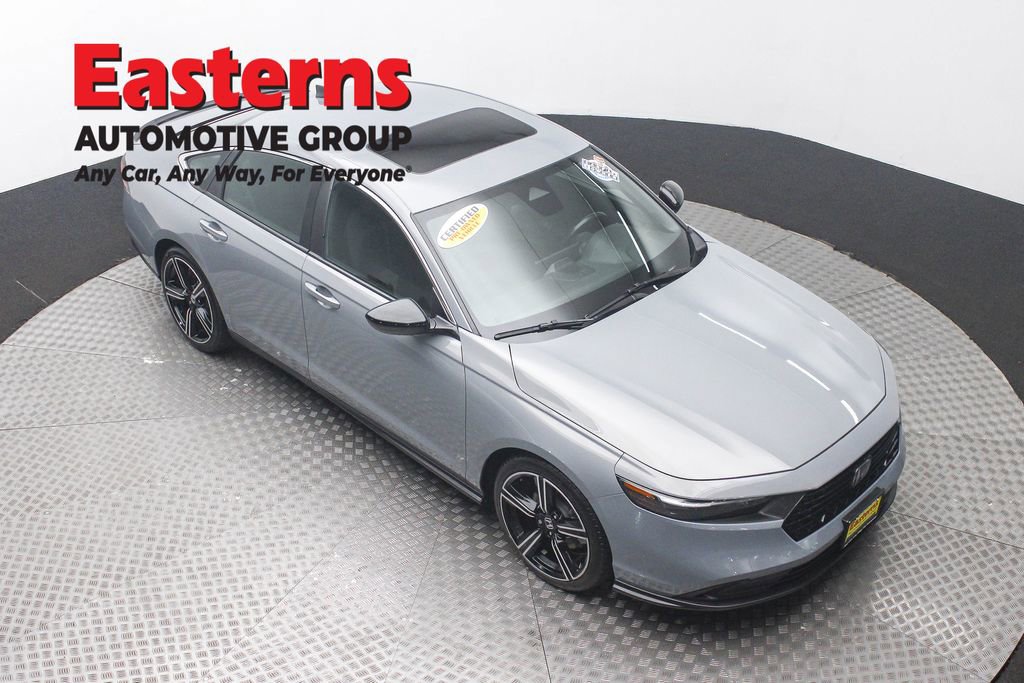 Used 2025 Honda Accord Sport image 3