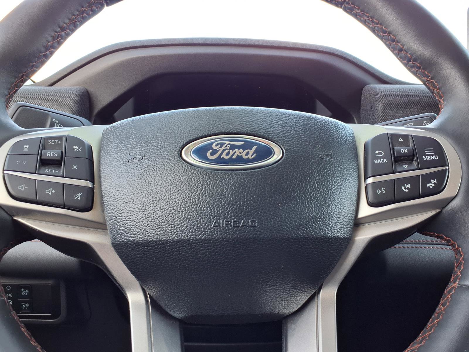 Used 2025 Ford Explorer Active w/ Active Comfort Package image 15