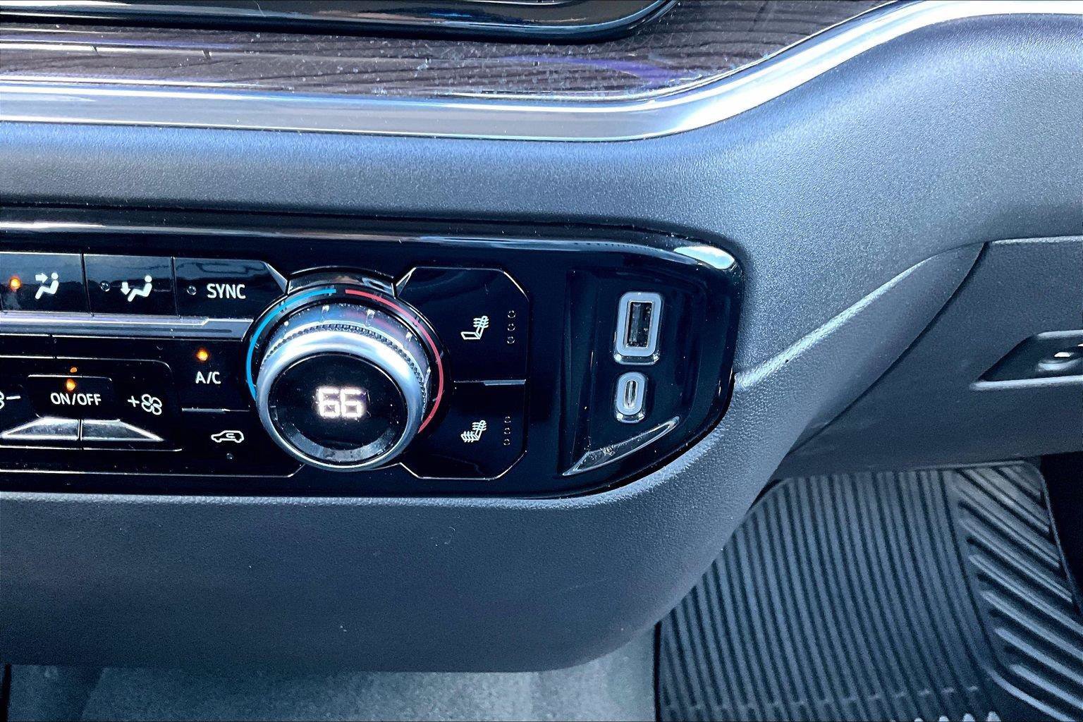 Used 2024 GMC Sierra 1500 Elevation AWD/4WD image 32