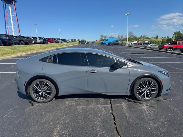 Used 2025 Toyota Prius XLE image 2