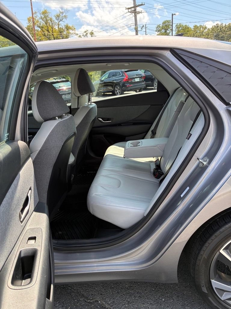 Certified 2024 Hyundai Elantra Limited FWD image 24