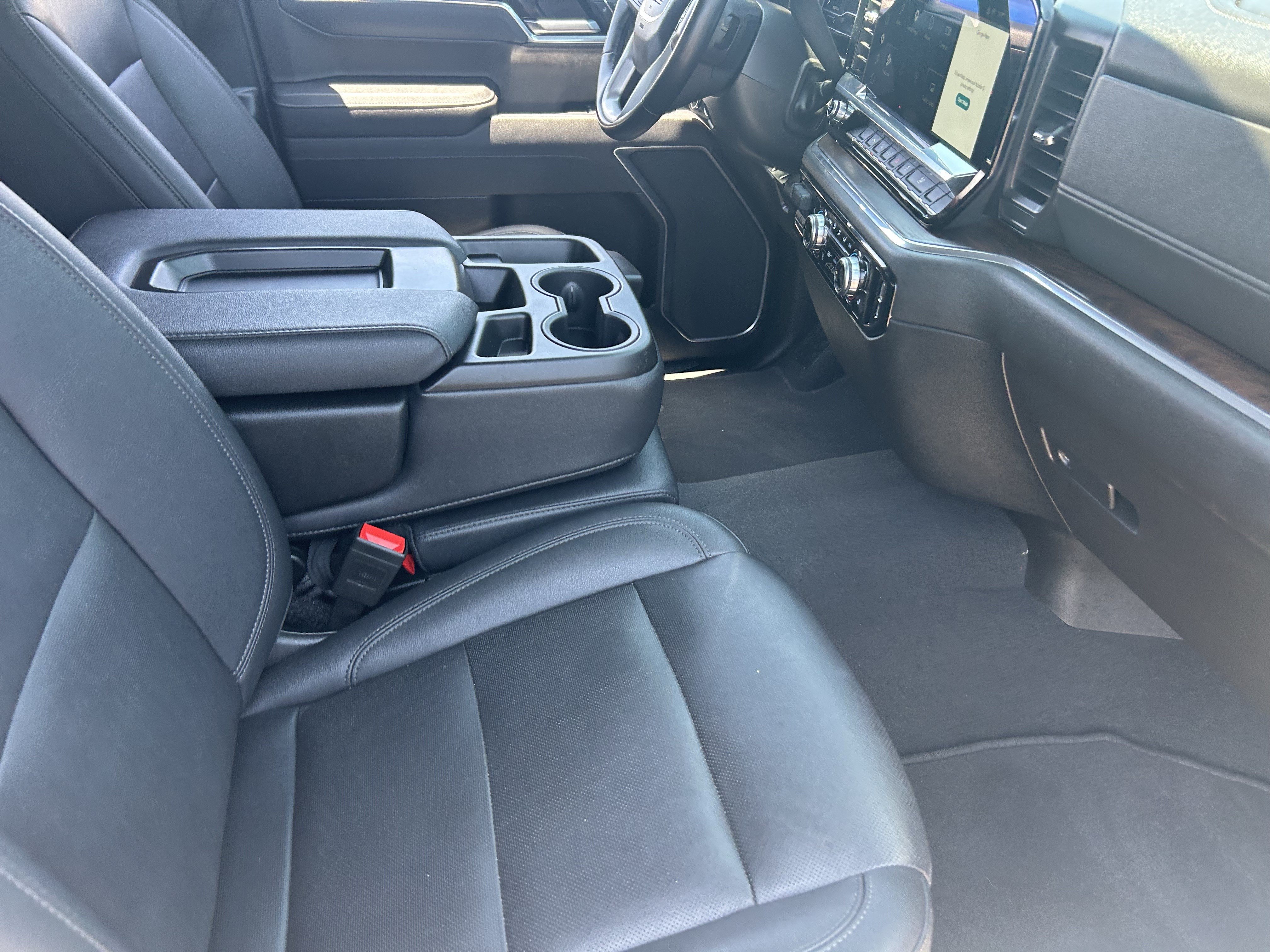 Used 2025 GMC Sierra 1500 SLT AWD/4WD image 12