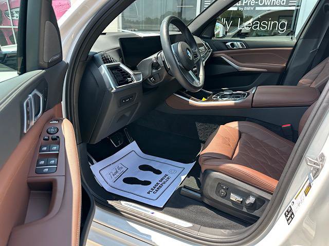 Used 2024 BMW X5 xDrive40i w/ M Sport Package AWD/4WD image 12