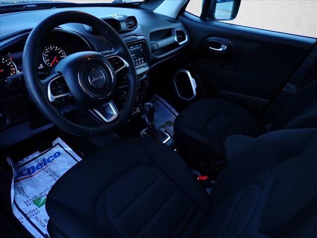 Used 2021 Jeep Renegade Latitude AWD/4WD image 11