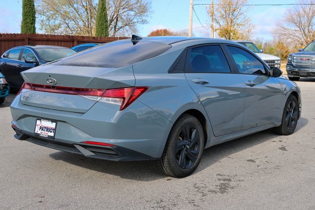 Used 2022 Hyundai Elantra SEL w/ Convenience Package video 3