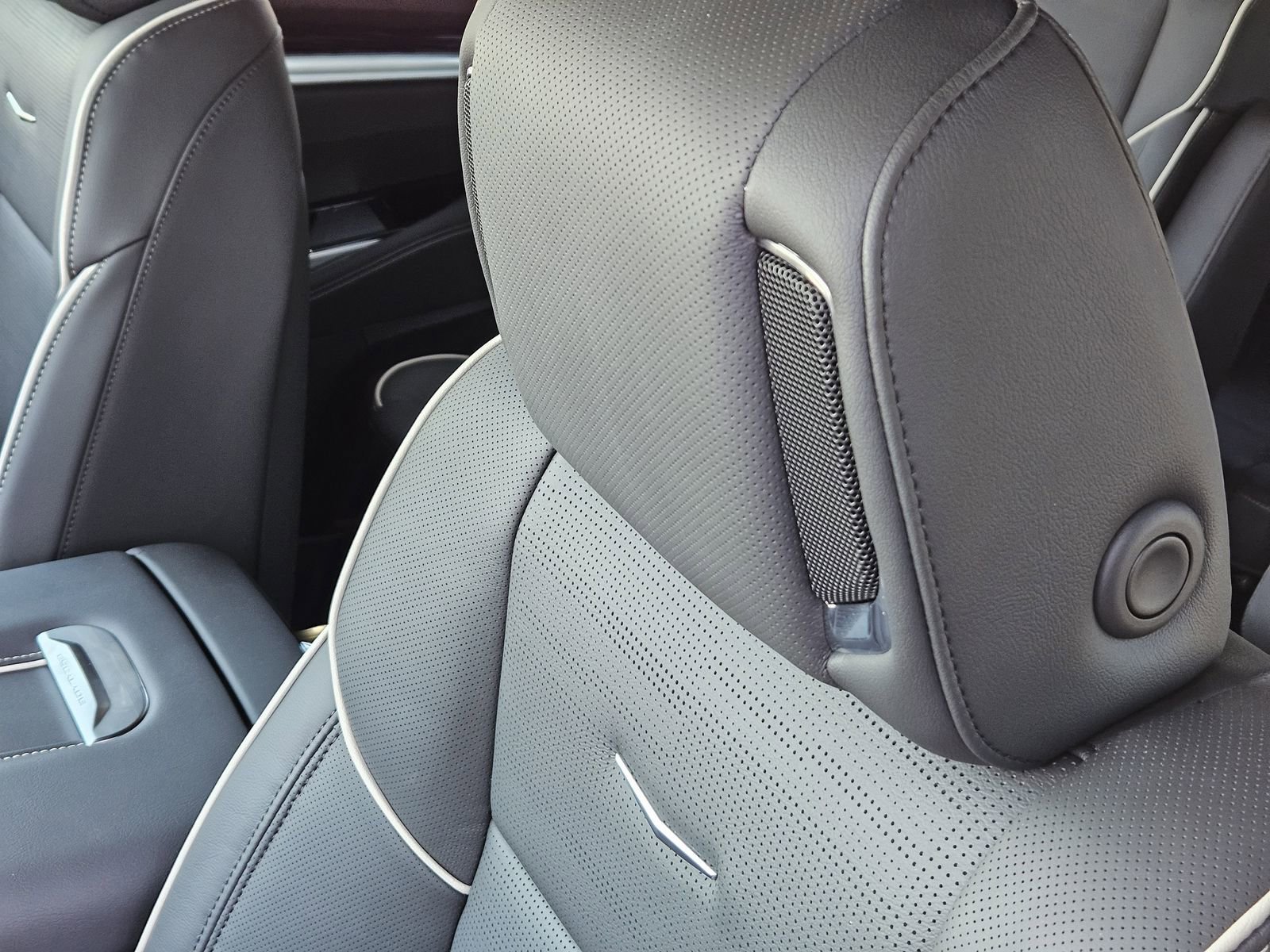 New 2026 Cadillac Escalade Sport w/ LPO, ONYX Package image 24