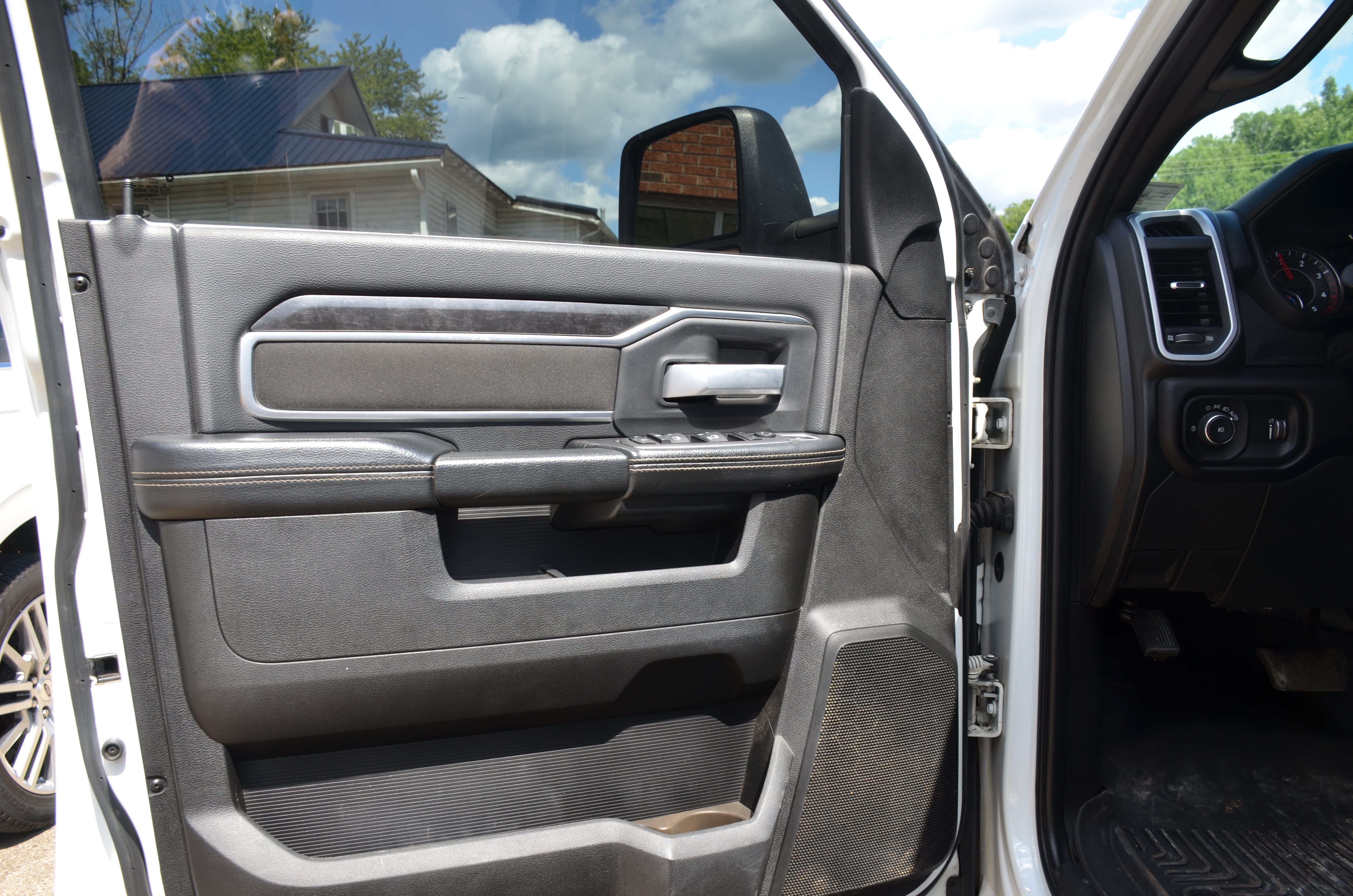 Used 2024 RAM 4500 SLT w/ Quick Order Package 2YG SLT AWD/4WD image 28