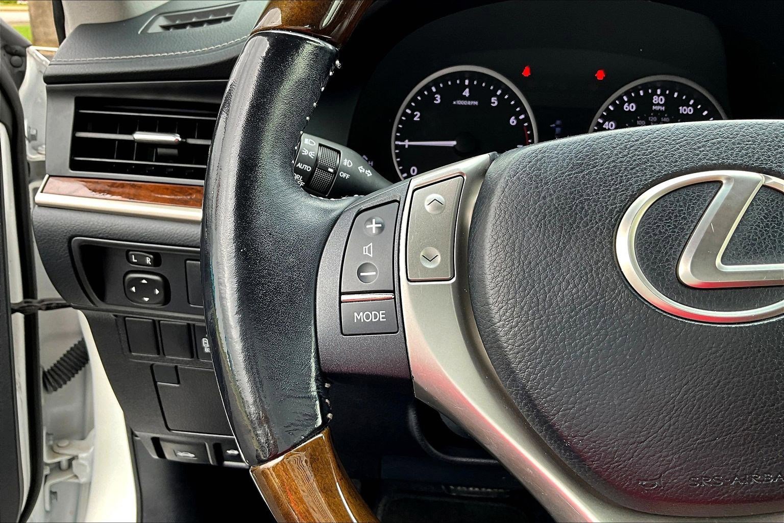Used 2015 Lexus ES 350 w/ Premium Package FWD image 11