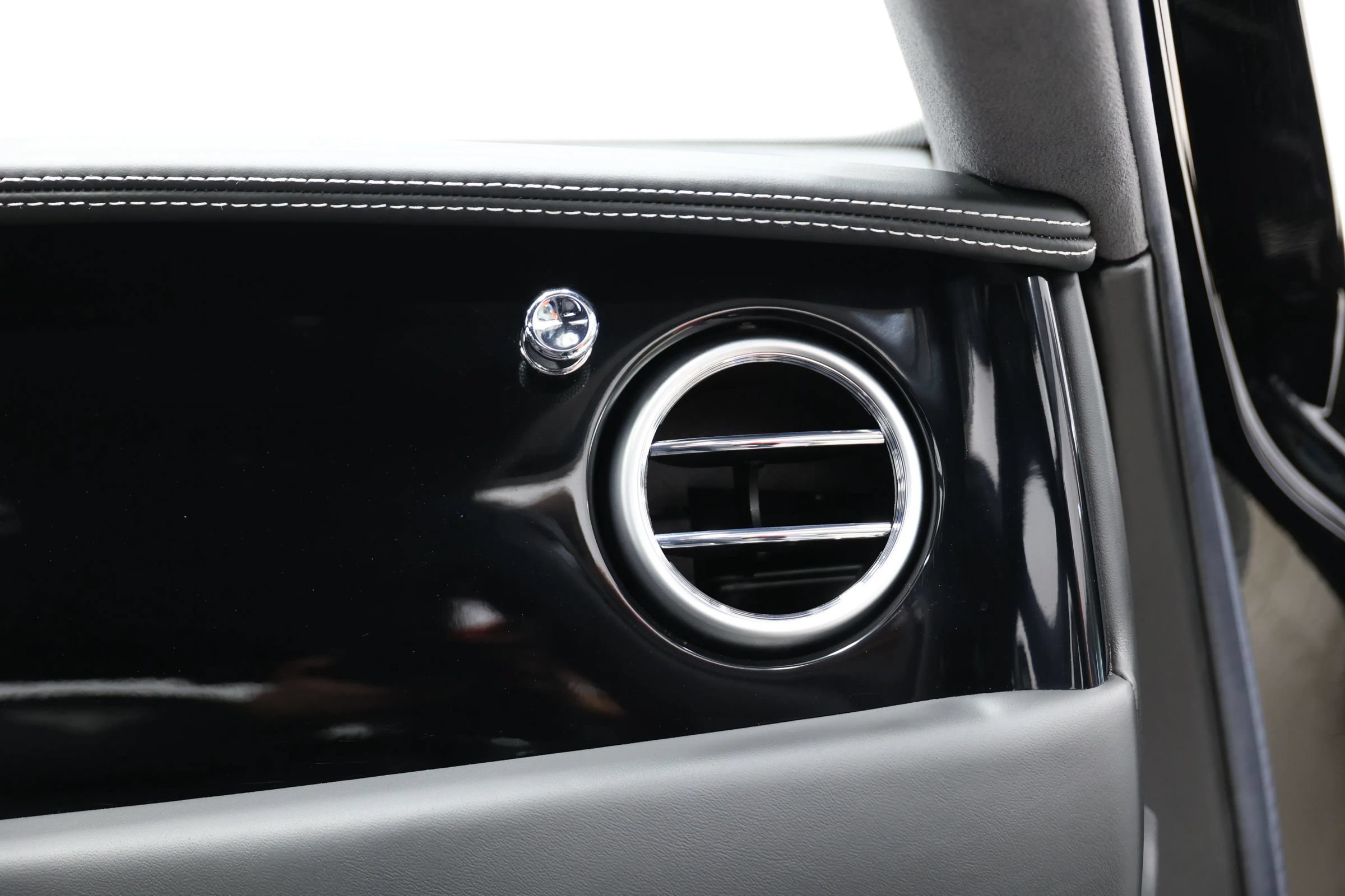 Used 2015 Bentley Flying Spur V8 AWD/4WD image 98