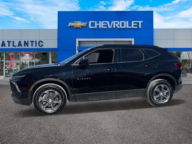 Certified 2025 Chevrolet Blazer LT w/ Convenience Package image 2