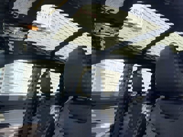 Used 2025 Jeep Compass Limited w/ Sun & Sound Group image 10