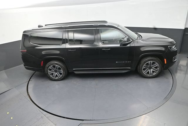 Used 2024 Jeep Wagoneer L Series II w/ Flexible Seating Group AWD/4WD image 18