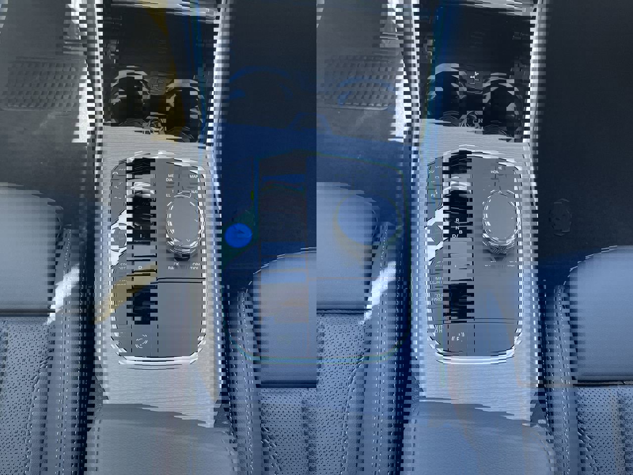 Used 2025 BMW i4 eDrive40 w/ Parking Assistance Package image 27