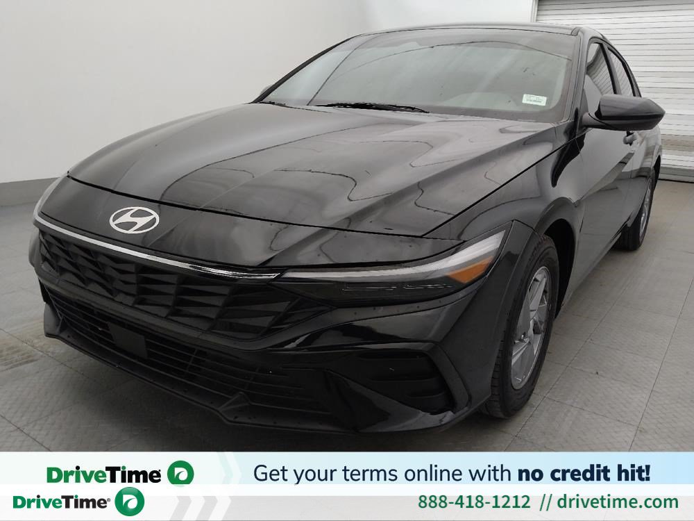 Used 2025 Hyundai Elantra SE w/ Cargo Package