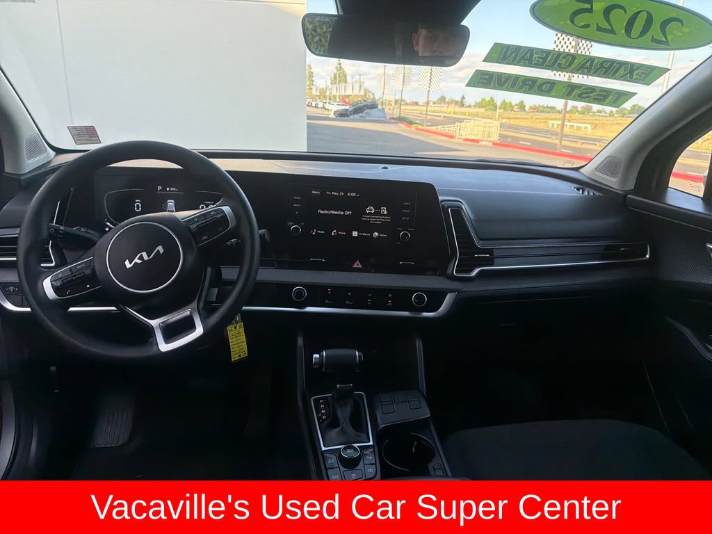 Used 2025 Kia Sportage LX FWD image 12